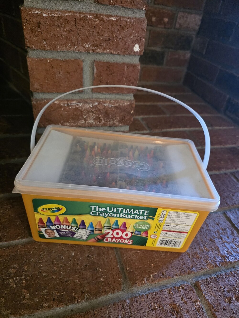 Crayola The Ultimate Crayon Bucket
